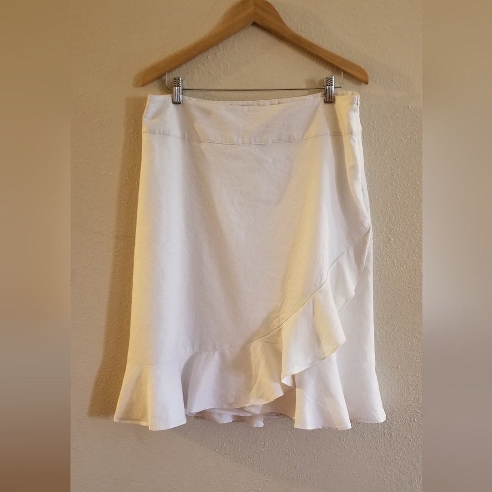 Hillard and Hanson vintage linen blend front ruffle white skirt size 10